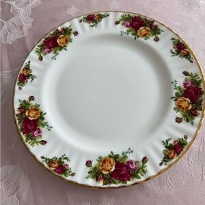 Royal Albert Old Country Rose Dinner Plate